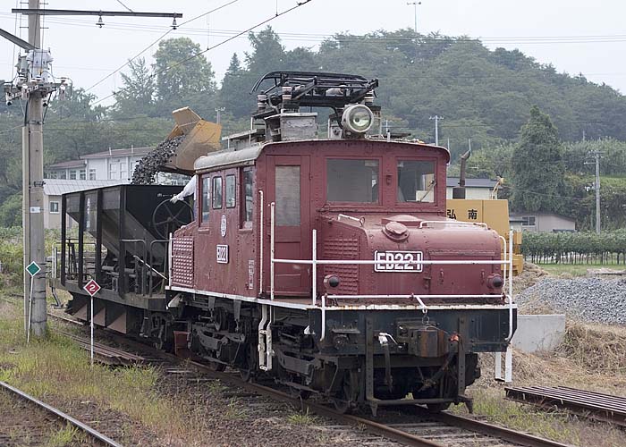 弘南鉄道大鰐線石川駅ED221+ホキ1246バラスト積込