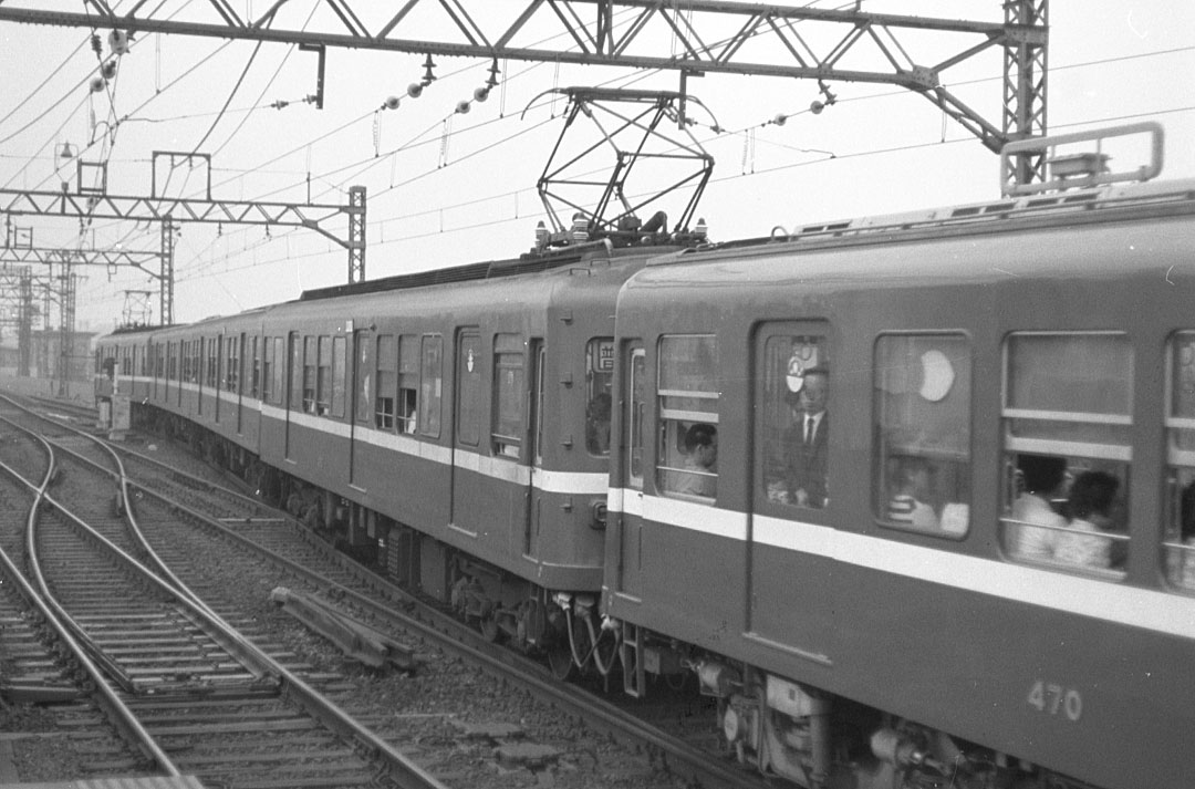 京浜急行400系460新旧更新車連結部