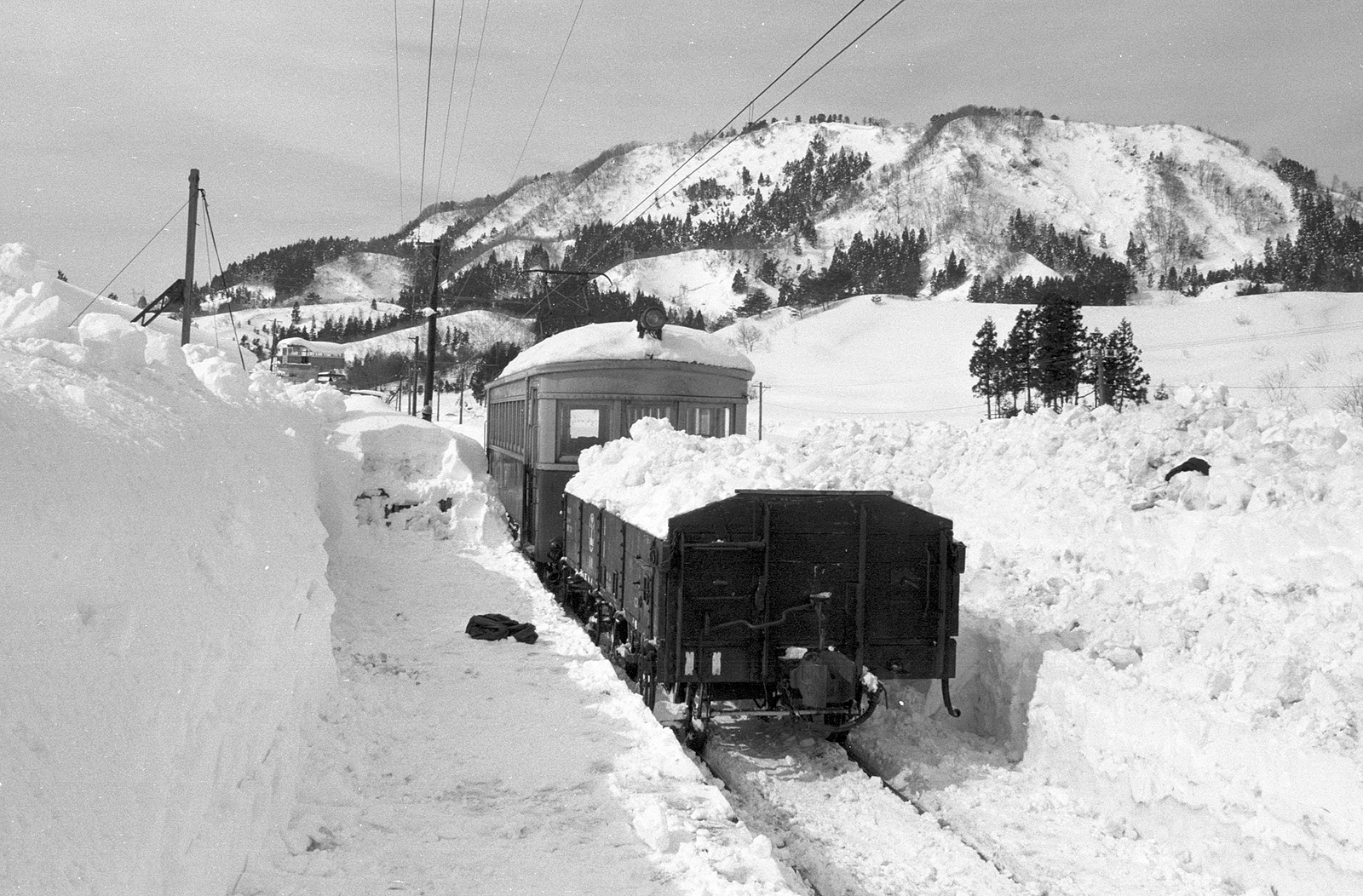 蒲原鉄道 モハ12+除雪貨車