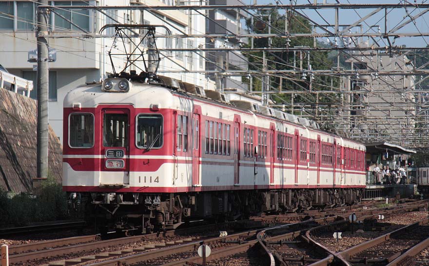 神戸電鉄デ1114号