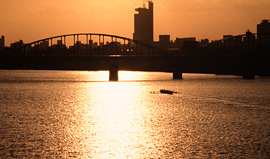 赤川仮橋から夕景-2