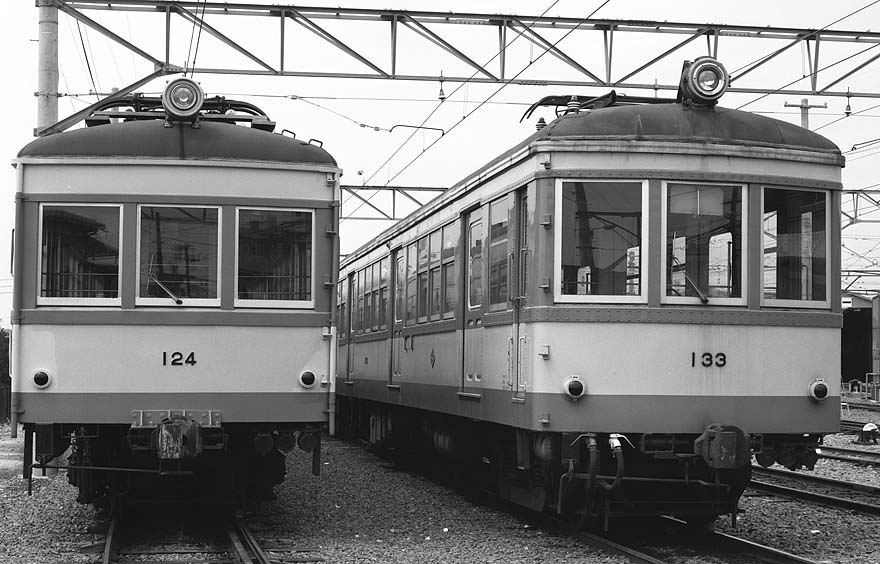 伊予鉄道モハ120形124、130形133