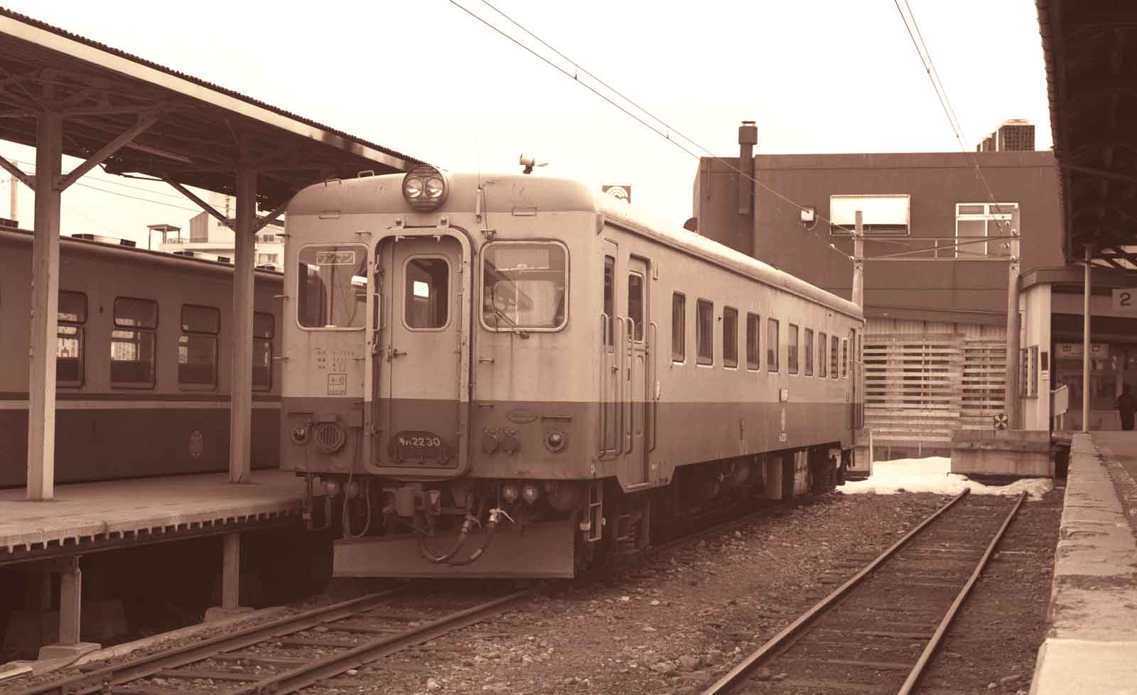 カラー化挑戦-弘南鉄道黒石線キハ22