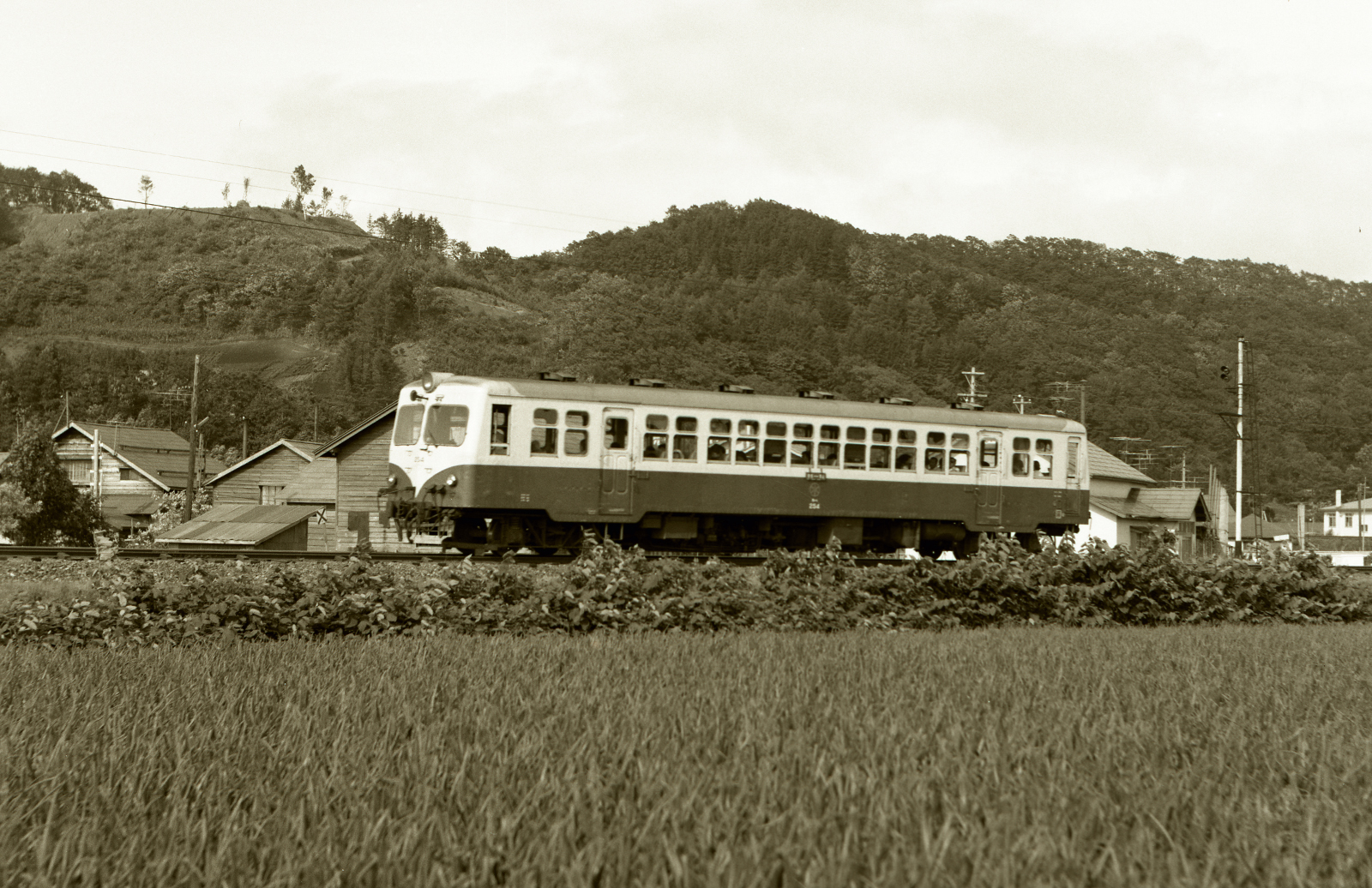 Geminiによる鉄道カラー化-夕張鉄道キハ245号