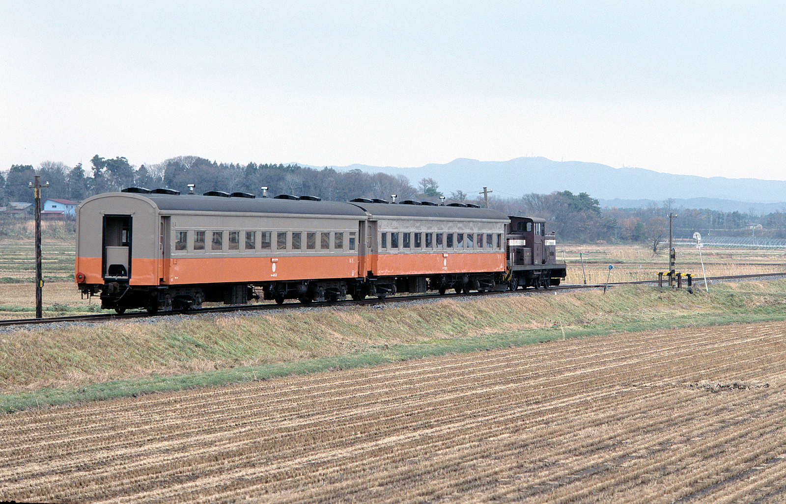 津軽鉄道オハフ331+オハフ463+DD352
