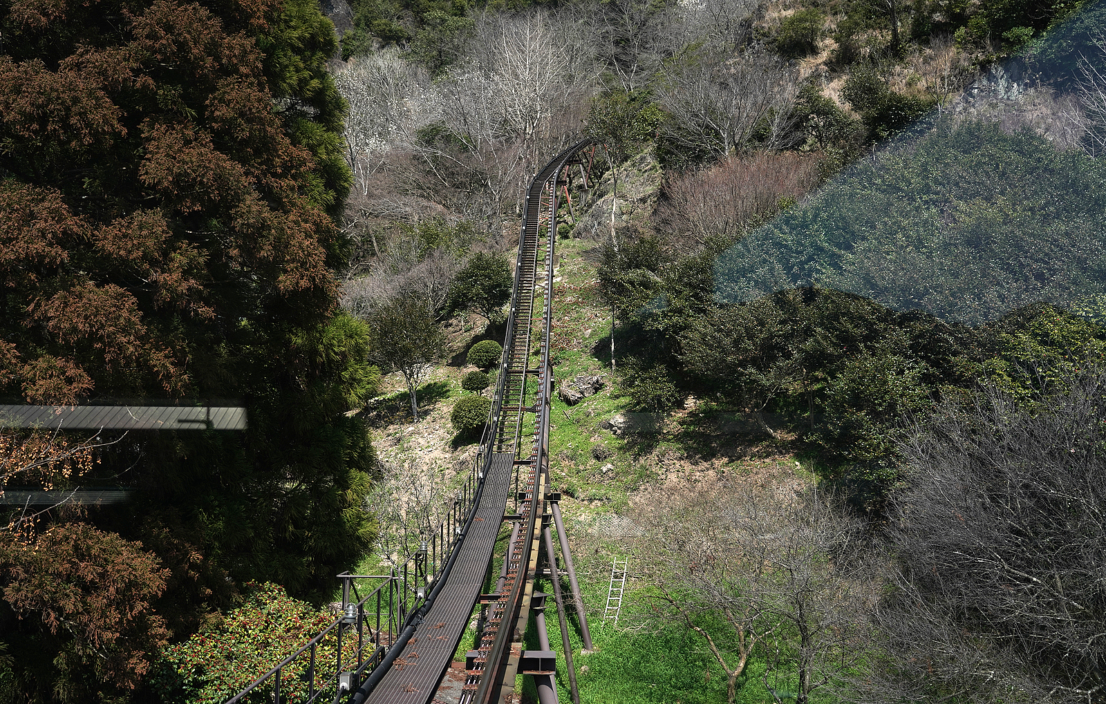 つなぎ美術館モノレール