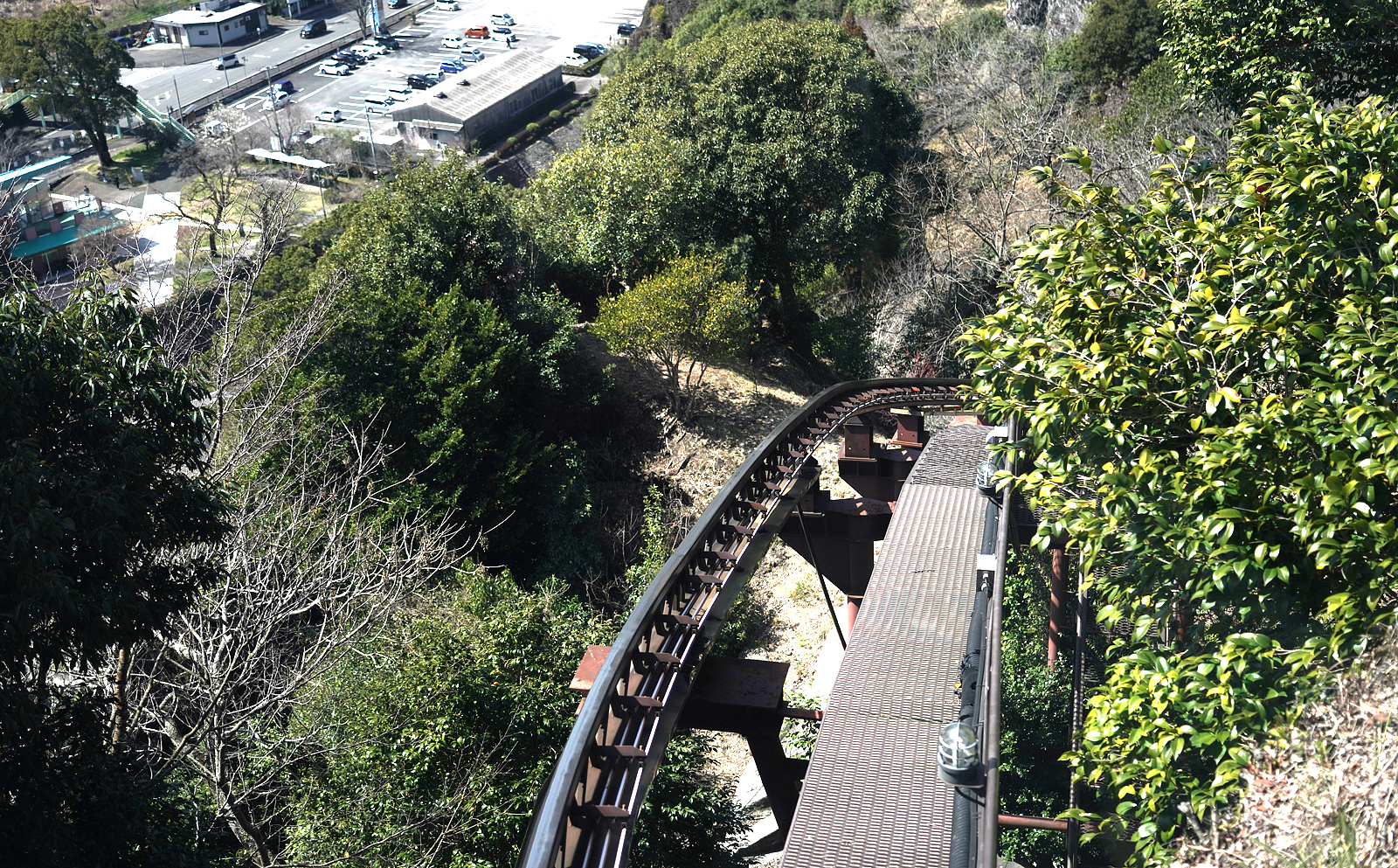 つなぎ美術館モノレール