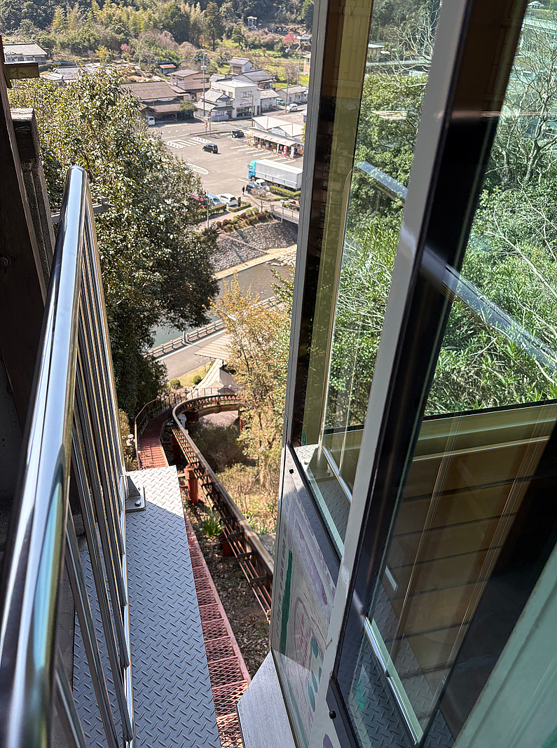 つなぎ温泉モノレール