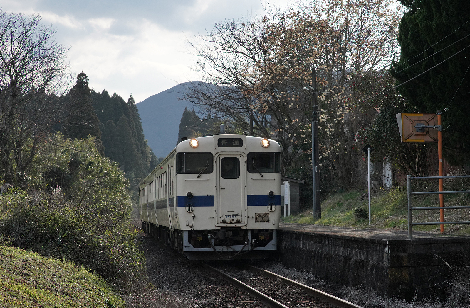 キハ47 8124 鶴丸温泉駅